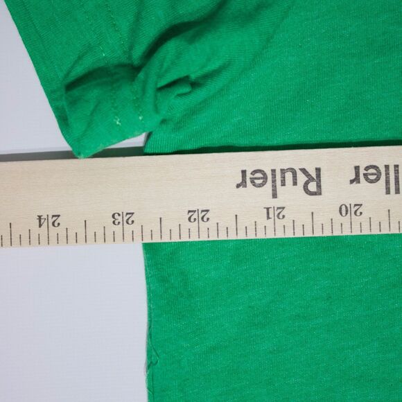 NWT Buc-ee’s 2025 St. Patrick’s Who Needs Luck With All This Charm T-Shirt XL - Picture 10 of 10